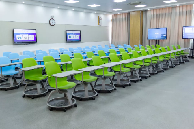 震美案例-鄭州大學(xué)智慧教室(圖11) 震美案例-鄭州大學(xué)智慧教室(圖11)