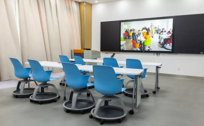 震美案例-鄭州大學(xué)智慧教室(圖3) 震美案例-鄭州大學(xué)智慧教室(圖3)